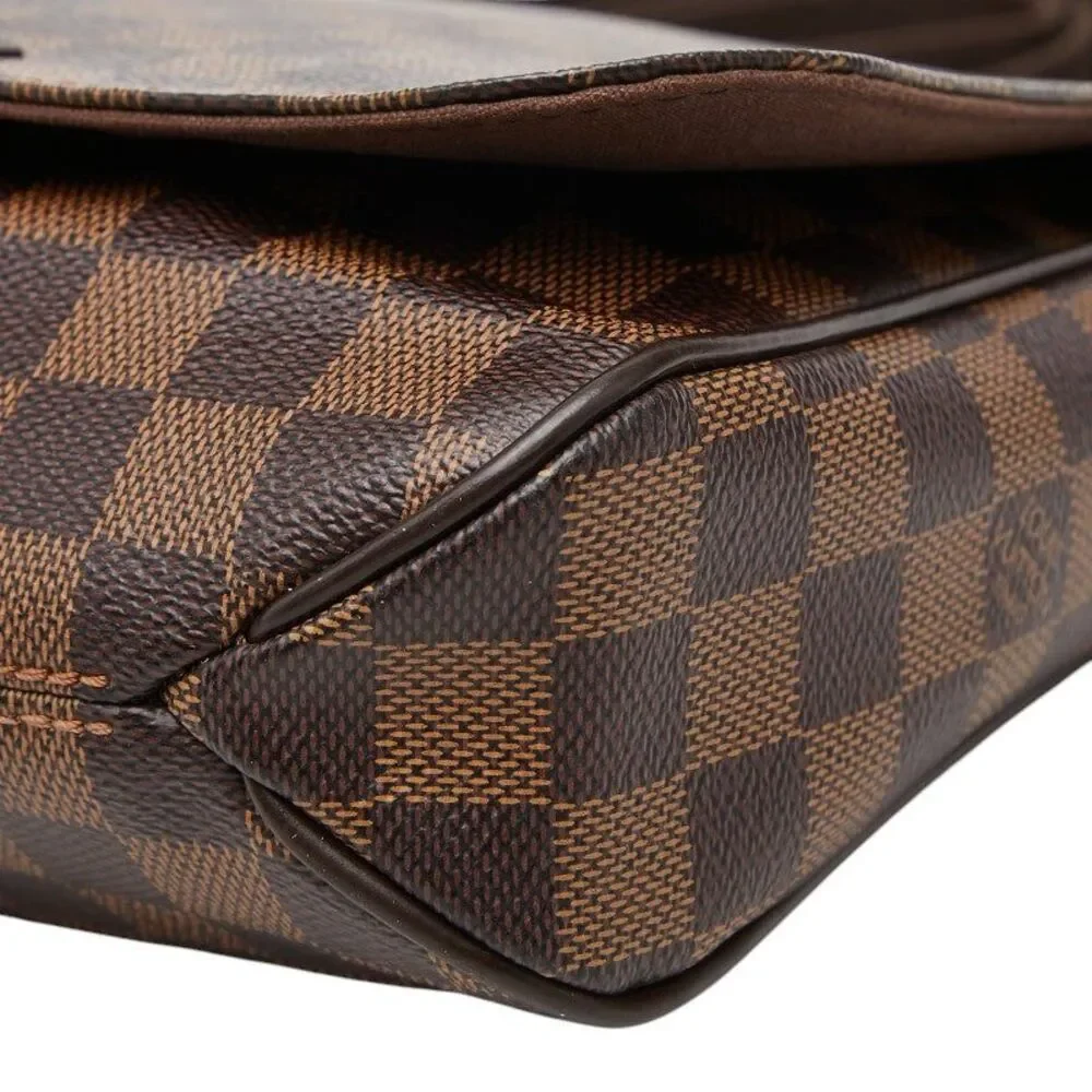 Louis Vuitton delivery duty